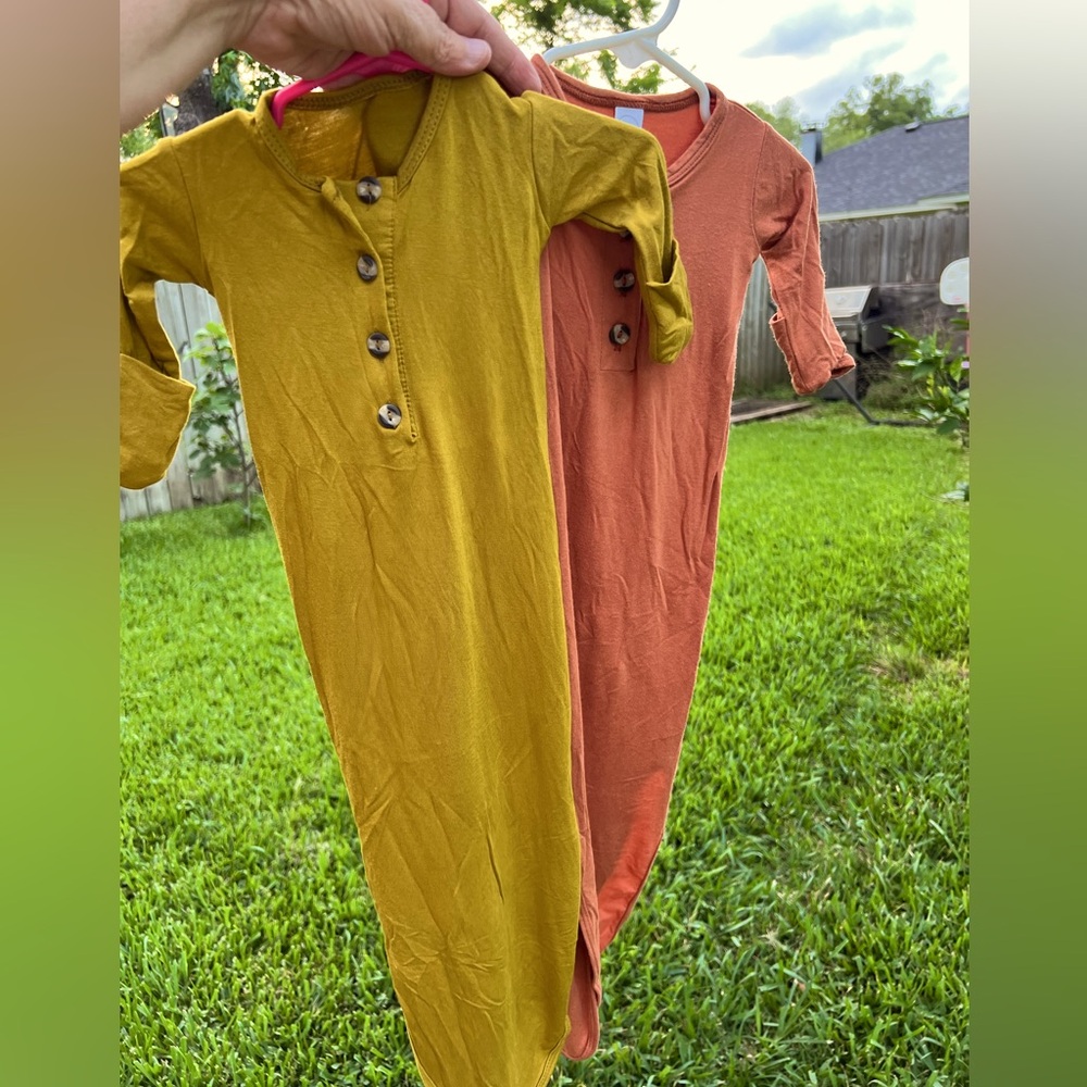 Set of 2 Lou Lou Newborn knotted Gowns